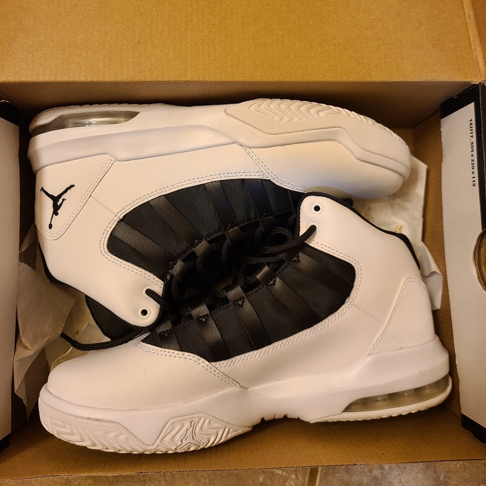 Jordan Max Aura NIB